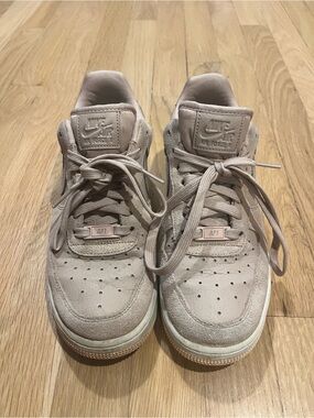 Nike Air Force 1 Low Suede Sneakers in Dusty Pink